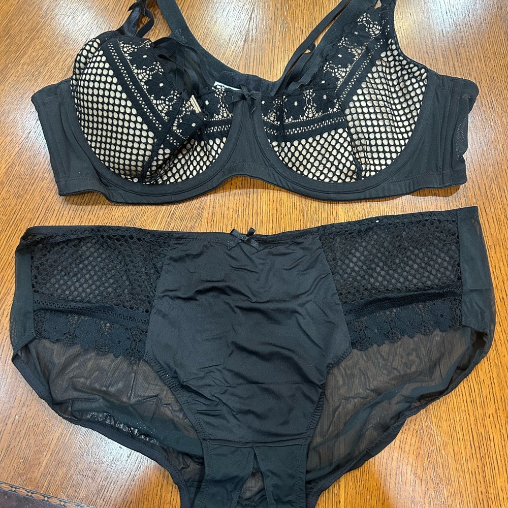 Cacique Black Lace Bra 46C and 22/24 Panty Set Plus Size